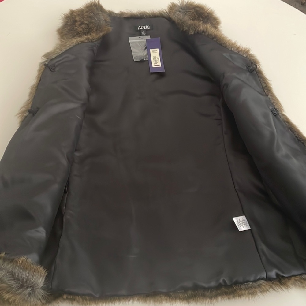 Apt9 Faux Fur Vest with Belt- two fasten hooks- size Small - Picture 4 of 9